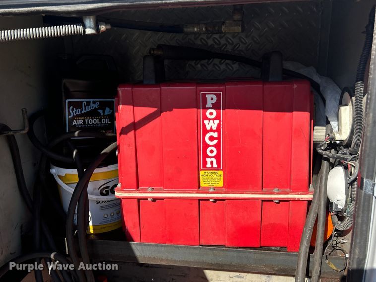 image for item ET3448 2004 GMC C5500 utility / service truck