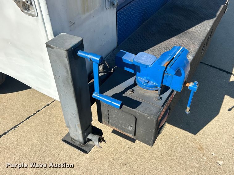 image for item ET3448 2004 GMC C5500 utility / service truck