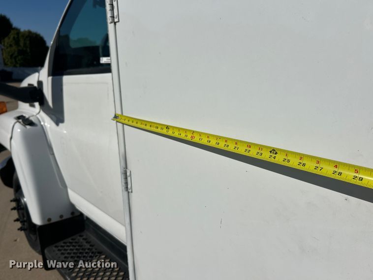 image for item ET3448 2004 GMC C5500 utility / service truck