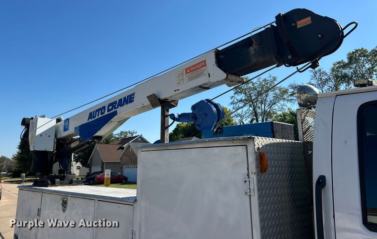 image for item ET3448 2004 GMC C5500 utility / service truck