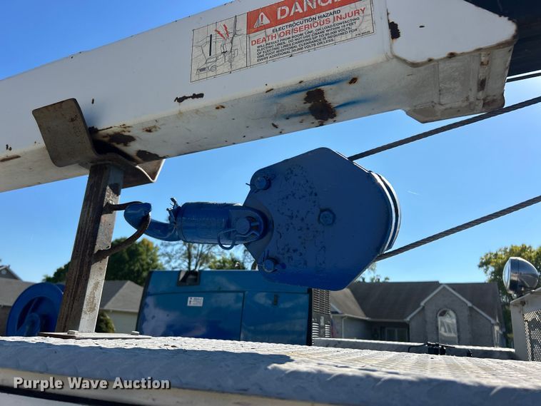 image for item ET3448 2004 GMC C5500 utility / service truck