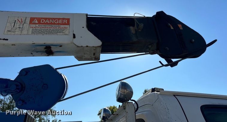 image for item ET3448 2004 GMC C5500 utility / service truck