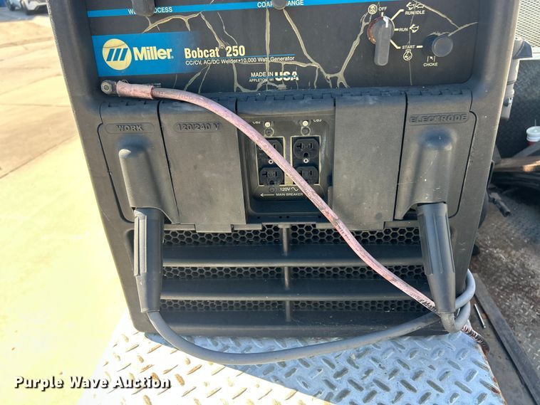 image for item ET3448 2004 GMC C5500 utility / service truck