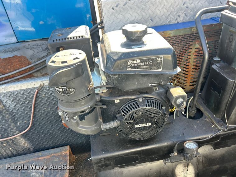 image for item ET3448 2004 GMC C5500 utility / service truck