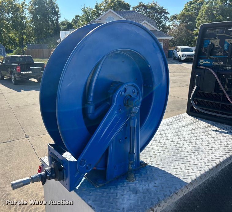 image for item ET3448 2004 GMC C5500 utility / service truck