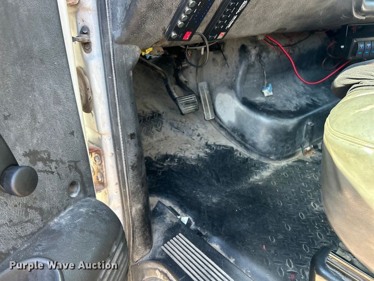 image for item ET3448 2004 GMC C5500 utility / service truck