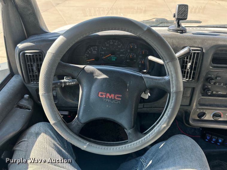 image for item ET3448 2004 GMC C5500 utility / service truck