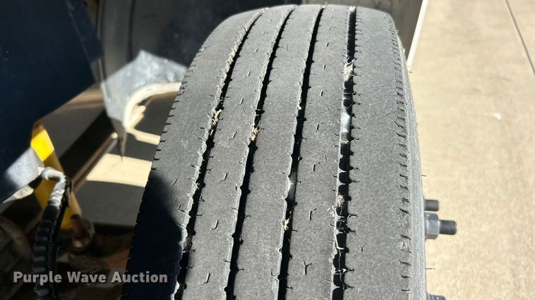 image for item ET3448 2004 GMC C5500 utility / service truck