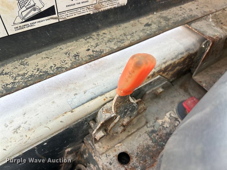 image for item ET3452 2005 Bobcat T250 tracked skid steer loader