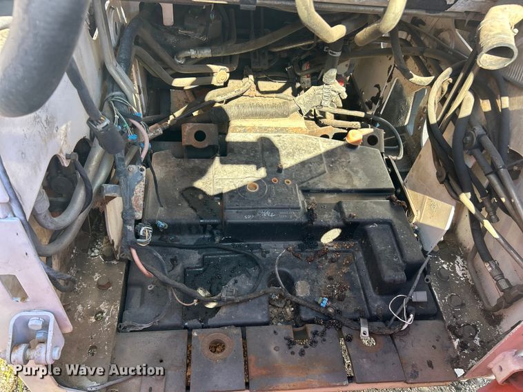 image for item ET3452 2005 Bobcat T250 tracked skid steer loader