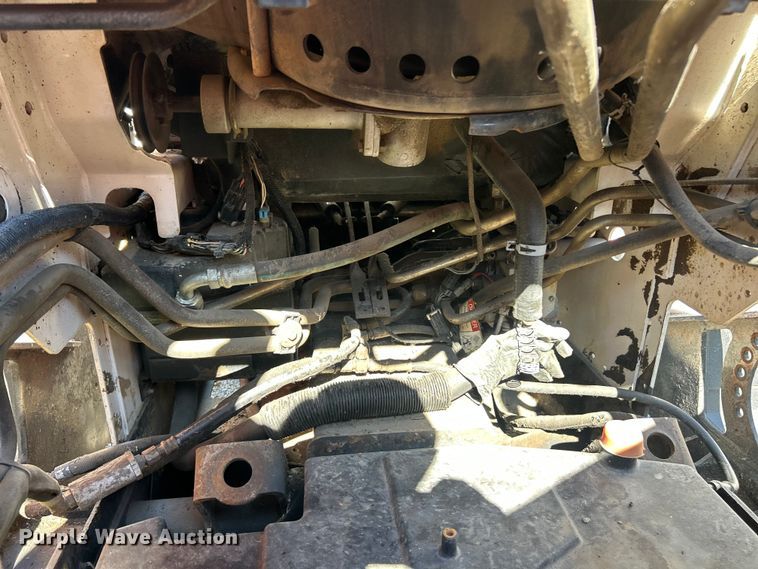 image for item ET3452 2005 Bobcat T250 tracked skid steer loader