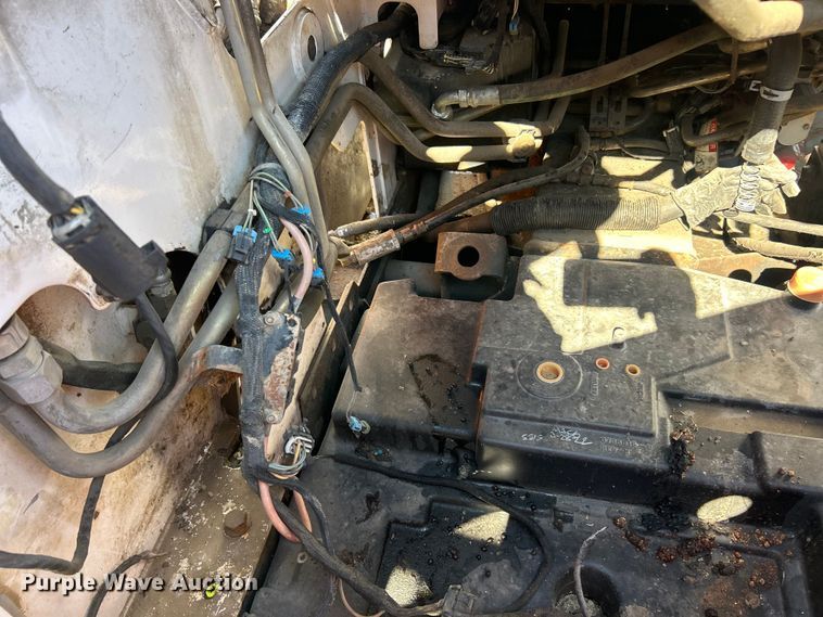 image for item ET3452 2005 Bobcat T250 tracked skid steer loader