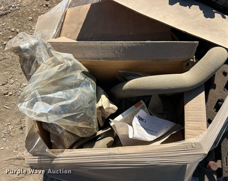 image for item ET3452 2005 Bobcat T250 tracked skid steer loader