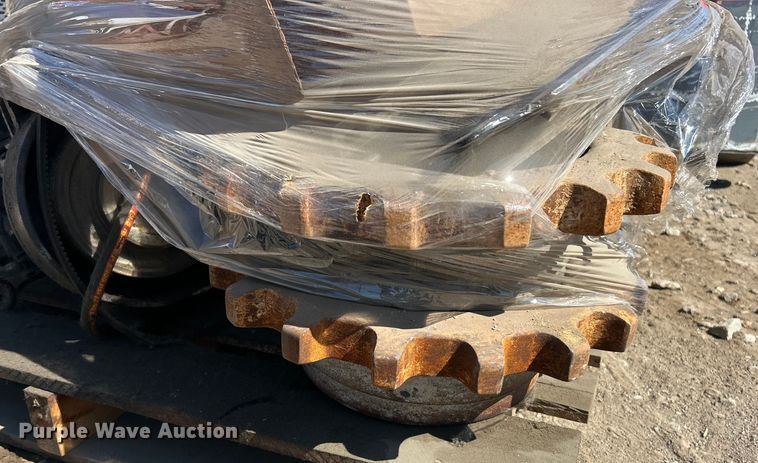 image for item ET3452 2005 Bobcat T250 tracked skid steer loader