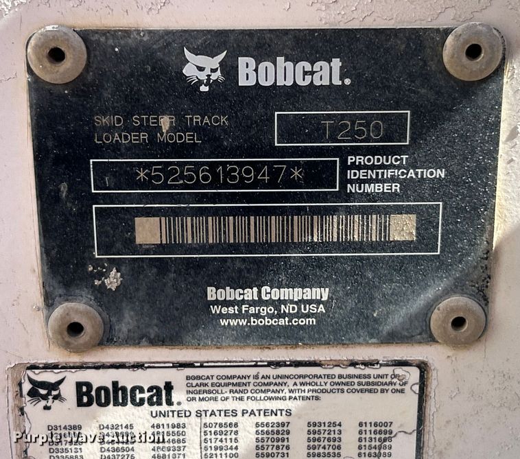 image for item ET3452 2005 Bobcat T250 tracked skid steer loader