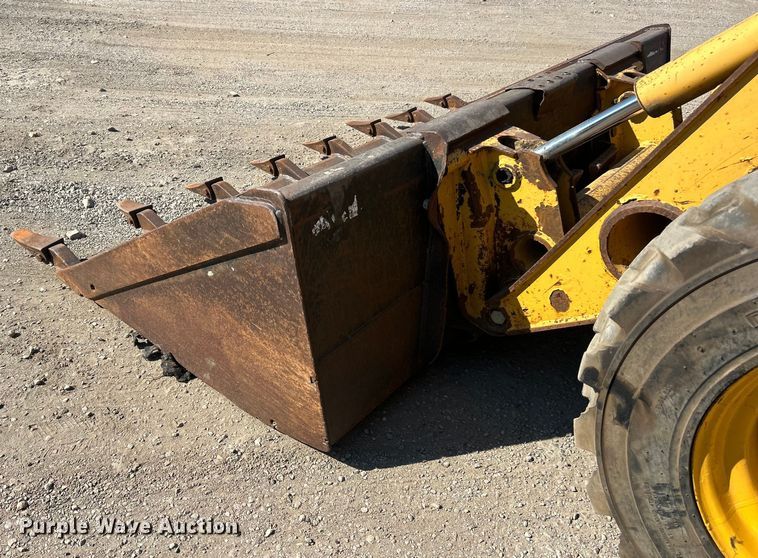 image for item ET3453 2003 John Deere 260  skid steer loader