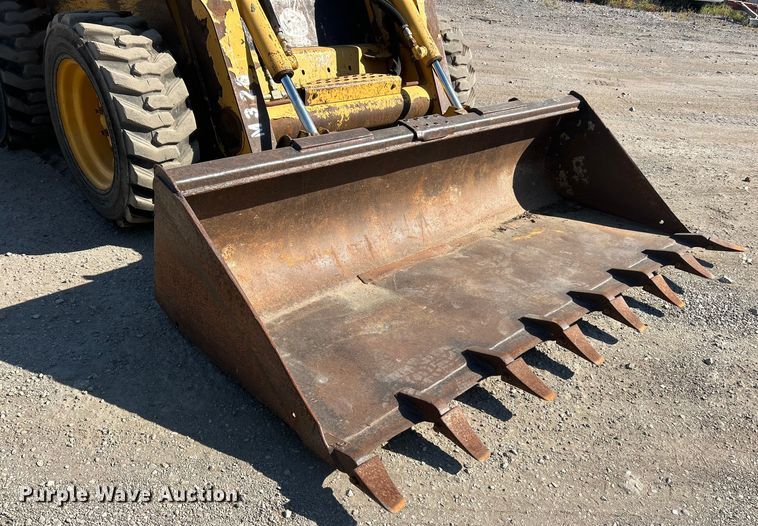 image for item ET3453 2003 John Deere 260  skid steer loader