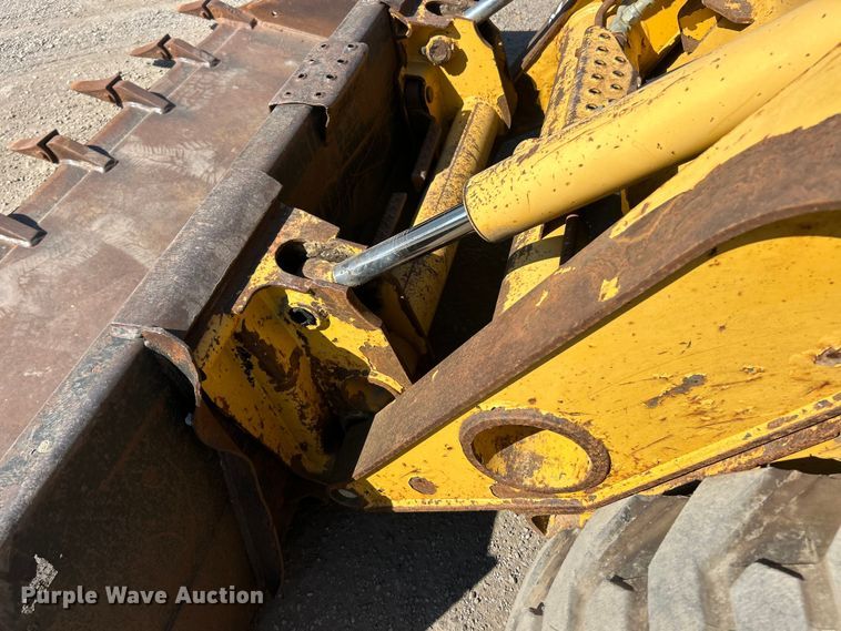 image for item ET3453 2003 John Deere 260  skid steer loader