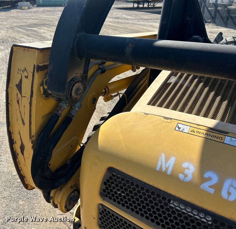 image for item ET3453 2003 John Deere 260  skid steer loader