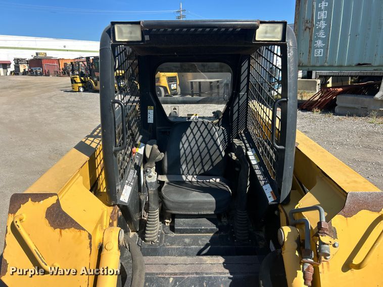 image for item ET3453 2003 John Deere 260  skid steer loader