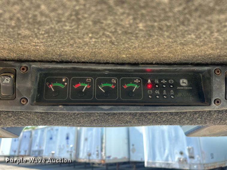 image for item ET3453 2003 John Deere 260  skid steer loader