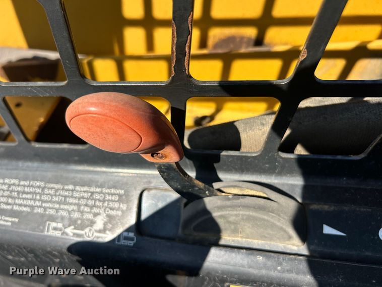 image for item ET3453 2003 John Deere 260  skid steer loader