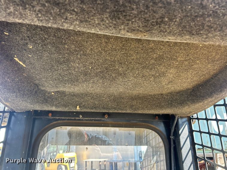 image for item ET3453 2003 John Deere 260  skid steer loader