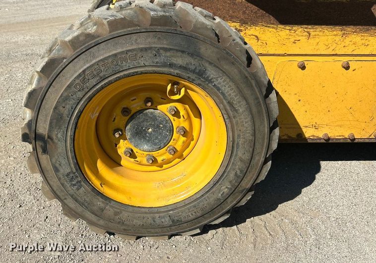 image for item ET3453 2003 John Deere 260  skid steer loader