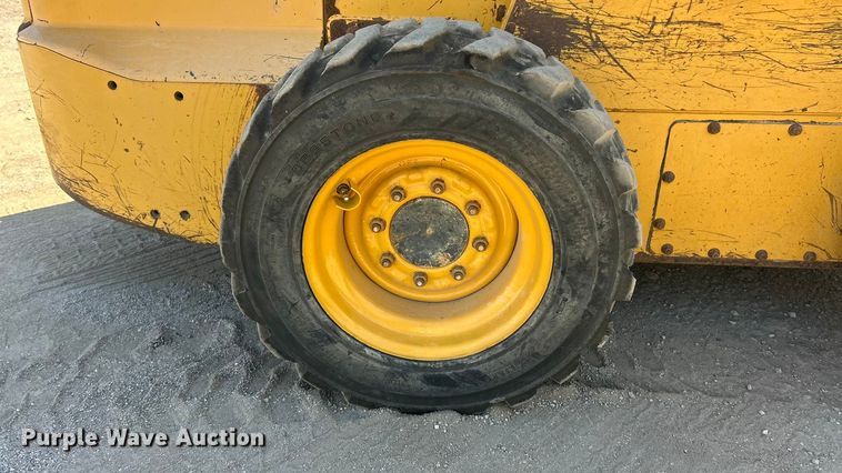 image for item ET3453 2003 John Deere 260  skid steer loader