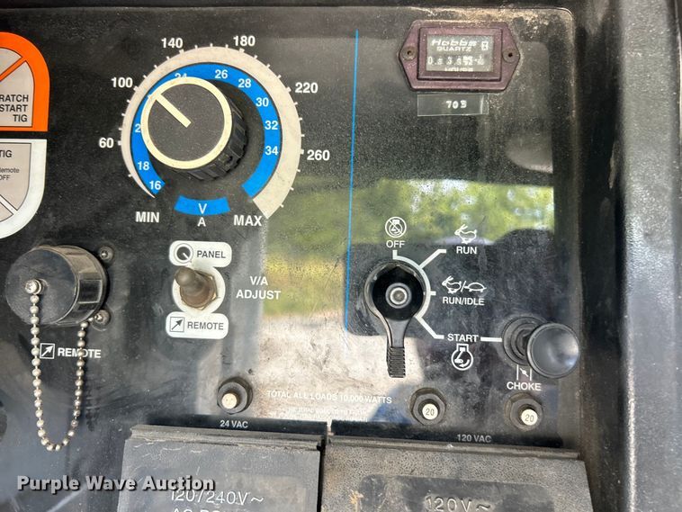 image for item ET3467 2003 Peterbilt 330 utility / service truck