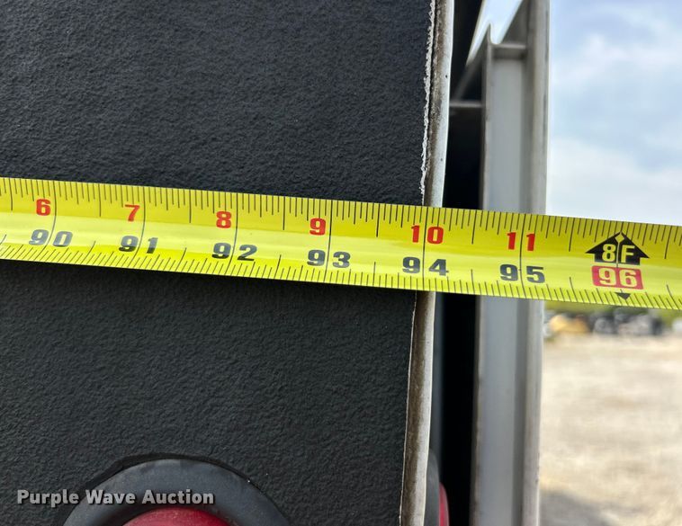 image for item ET3467 2003 Peterbilt 330 utility / service truck