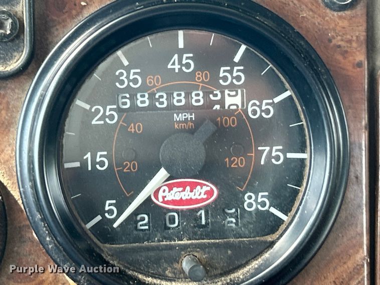 image for item ET3467 2003 Peterbilt 330 utility / service truck