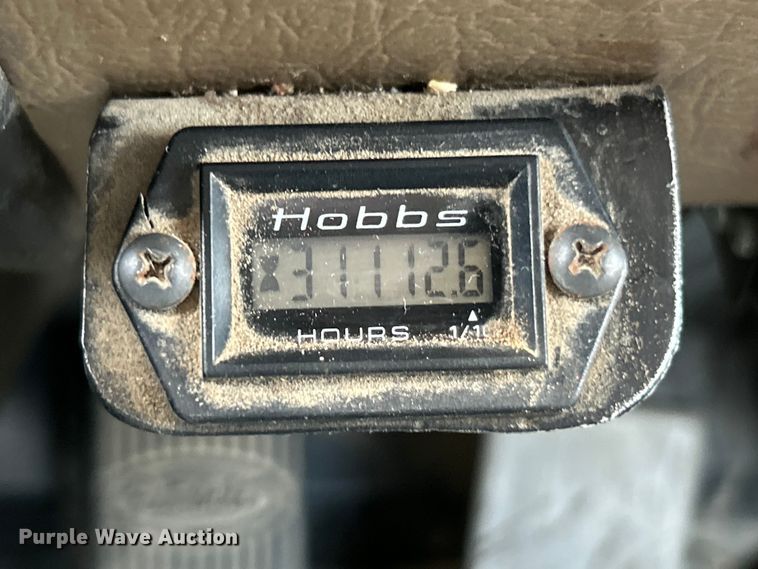 image for item ET3467 2003 Peterbilt 330 utility / service truck