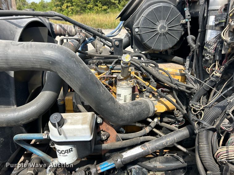 image for item ET3467 2003 Peterbilt 330 utility / service truck