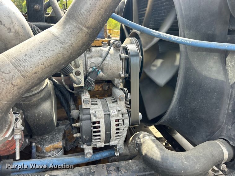 image for item ET3467 2003 Peterbilt 330 utility / service truck