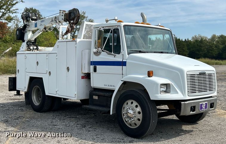 image for item ET3468 2002 Freightliner FL60 utility / service truck