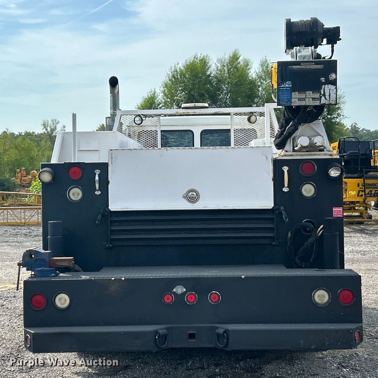 image for item ET3468 2002 Freightliner FL60 utility / service truck