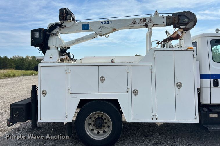 image for item ET3468 2002 Freightliner FL60 utility / service truck