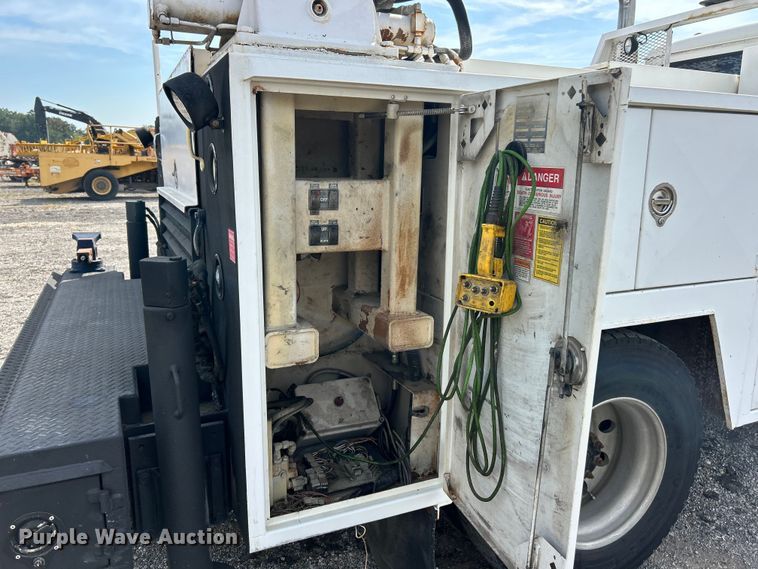 image for item ET3468 2002 Freightliner FL60 utility / service truck