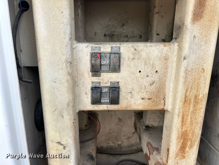 image for item ET3468 2002 Freightliner FL60 utility / service truck