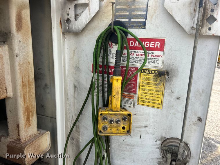 image for item ET3468 2002 Freightliner FL60 utility / service truck