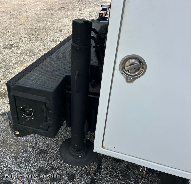 image for item ET3468 2002 Freightliner FL60 utility / service truck