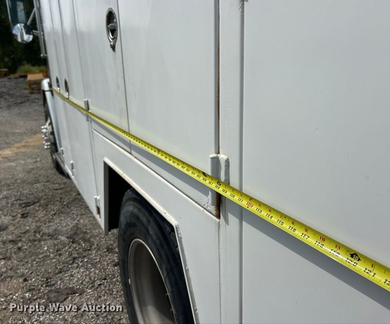 image for item ET3468 2002 Freightliner FL60 utility / service truck