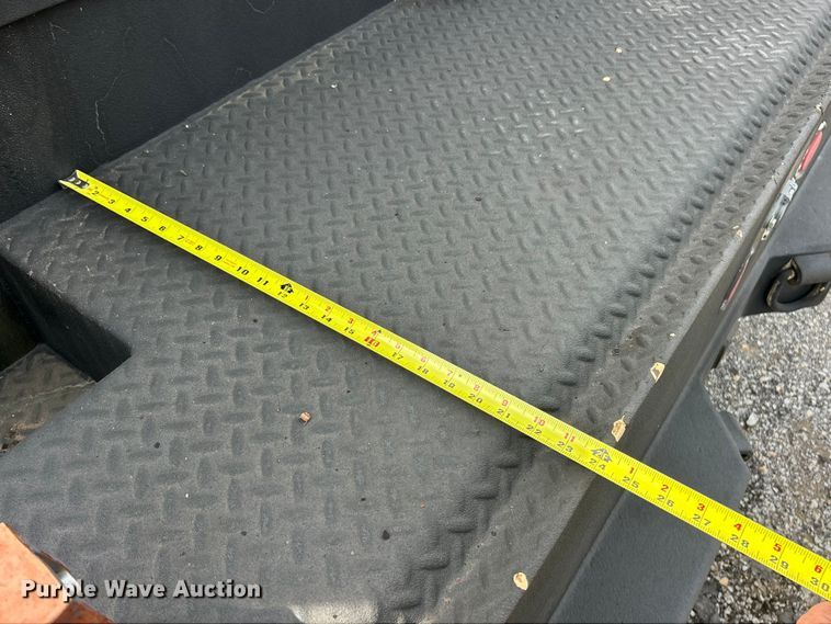 image for item ET3468 2002 Freightliner FL60 utility / service truck