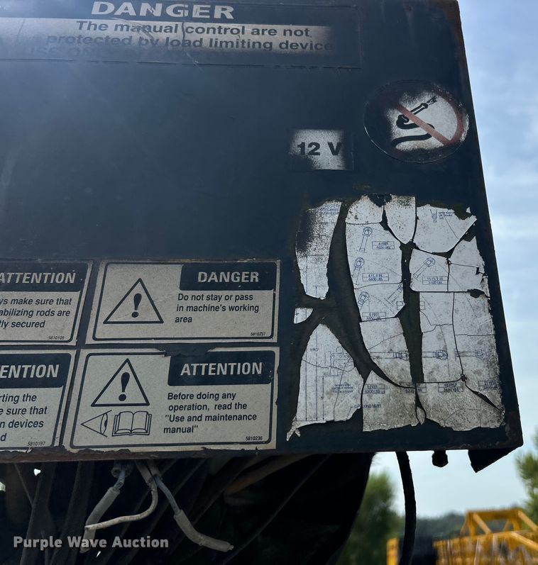 image for item ET3468 2002 Freightliner FL60 utility / service truck