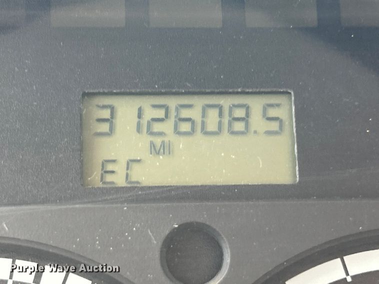 image for item ET3468 2002 Freightliner FL60 utility / service truck