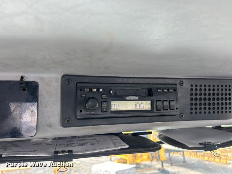 image for item ET3468 2002 Freightliner FL60 utility / service truck