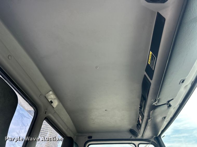 image for item ET3468 2002 Freightliner FL60 utility / service truck