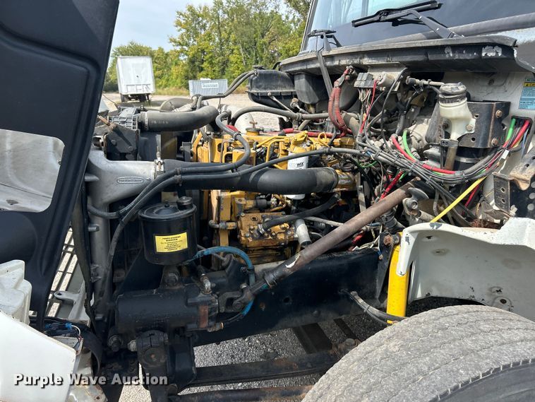 image for item ET3468 2002 Freightliner FL60 utility / service truck