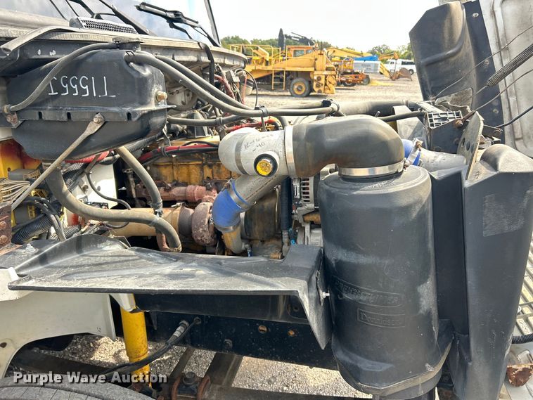 image for item ET3468 2002 Freightliner FL60 utility / service truck